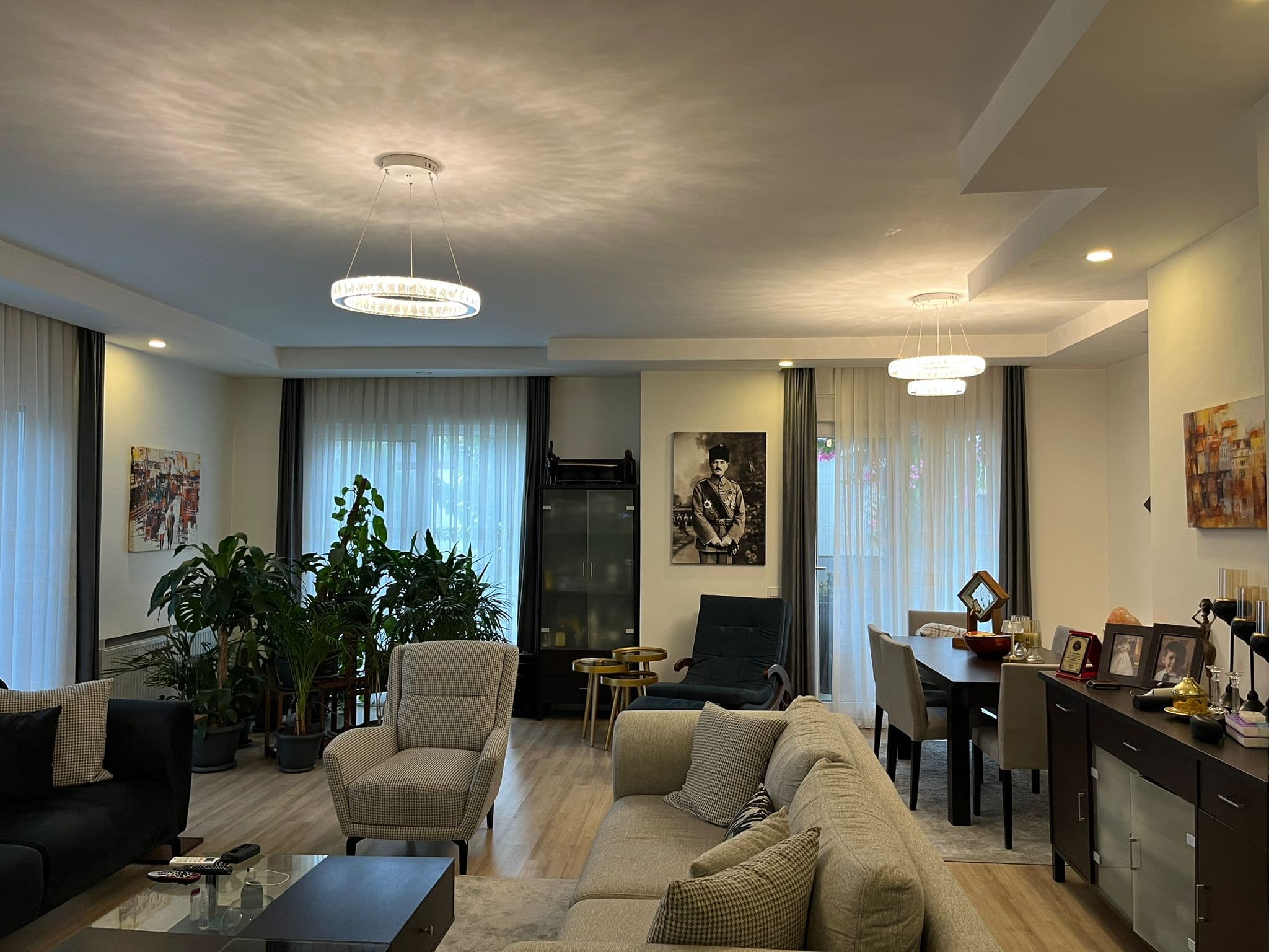 دوبلکس باغچه در ساختمان مدرن