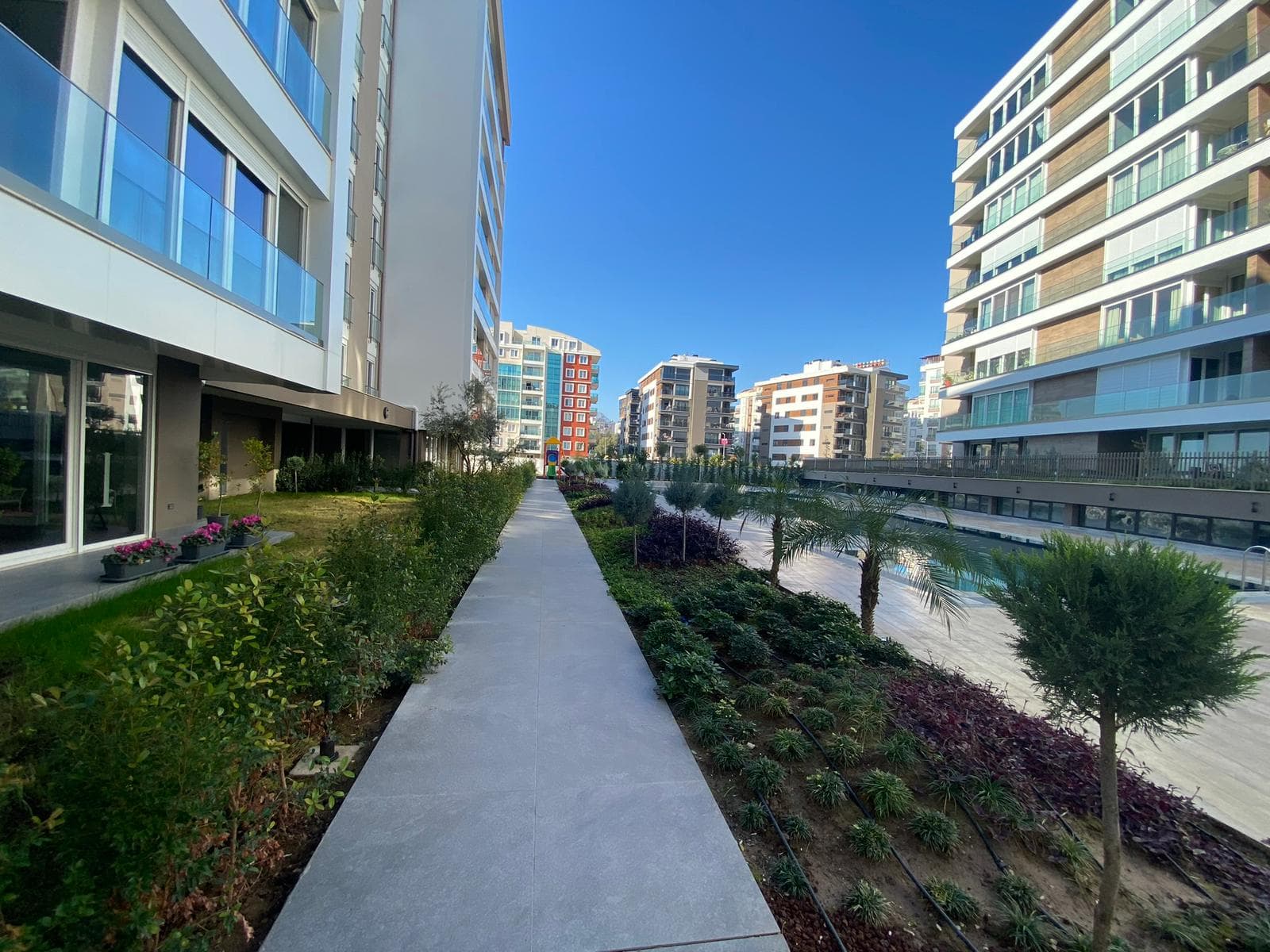 آپارتمان مبله و شیک ۲ خوابه حیاط‌دار در محله اونجالی - image 16