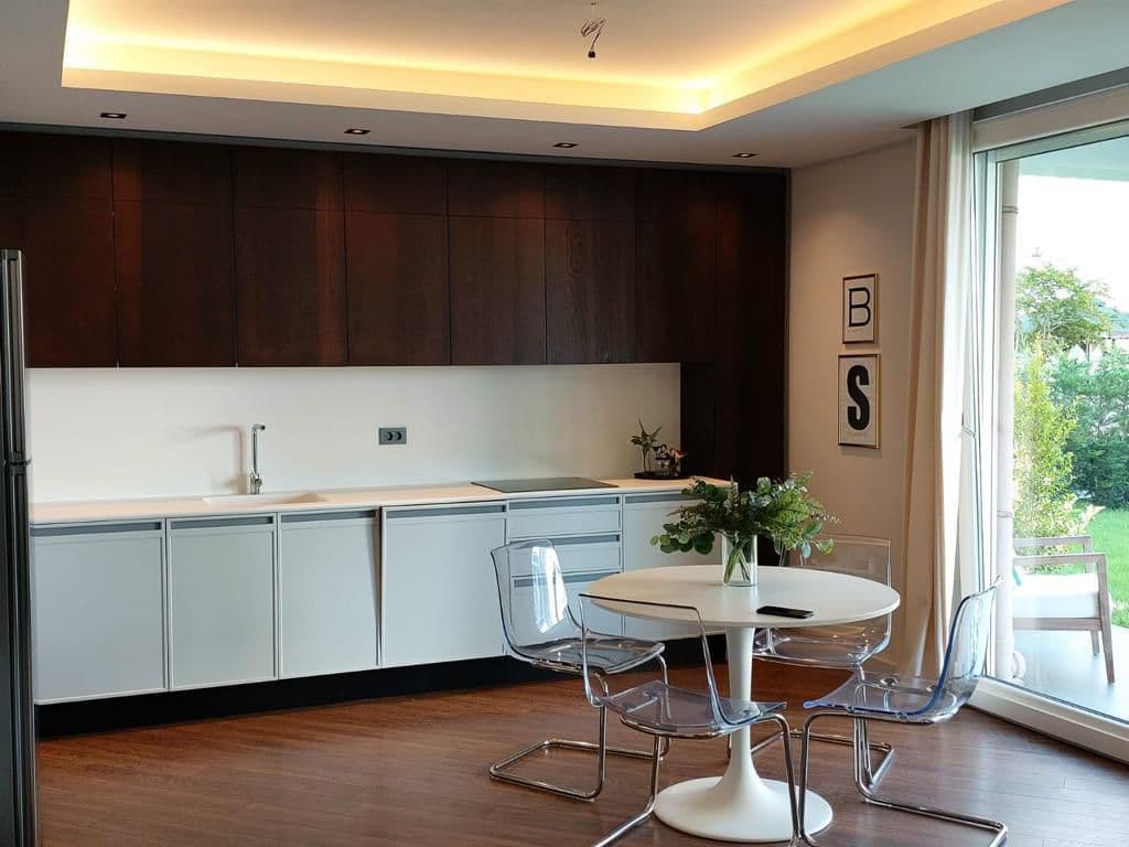 آپارتمان مبله و شیک ۲ خوابه حیاط‌دار در محله اونجالی - image 23