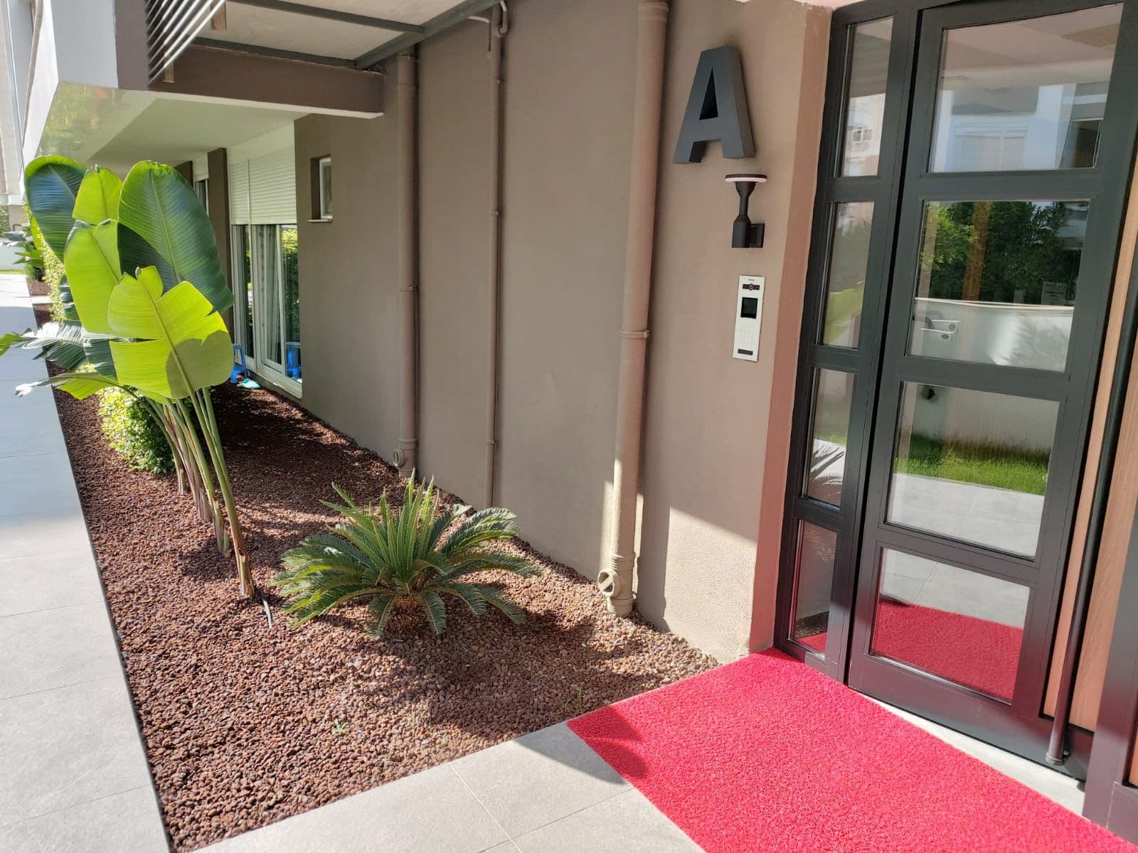 آپارتمان مبله و شیک ۲ خوابه حیاط‌دار در محله اونجالی - image 29