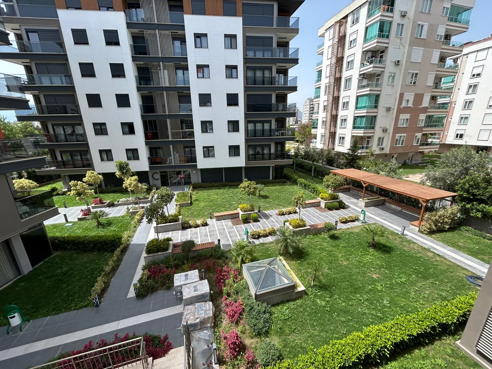 آپارتمان شیک ۲ خوابه حیاطدار با استخر و امکانات ورزشی - image 45